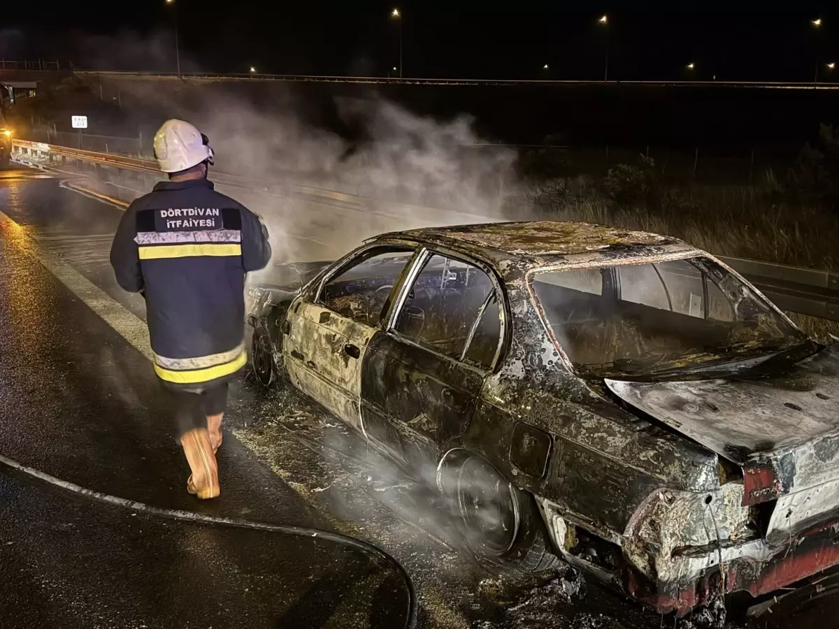 boluda seyir halindeki otomobil alev aldi jnaARN4A.jpg
