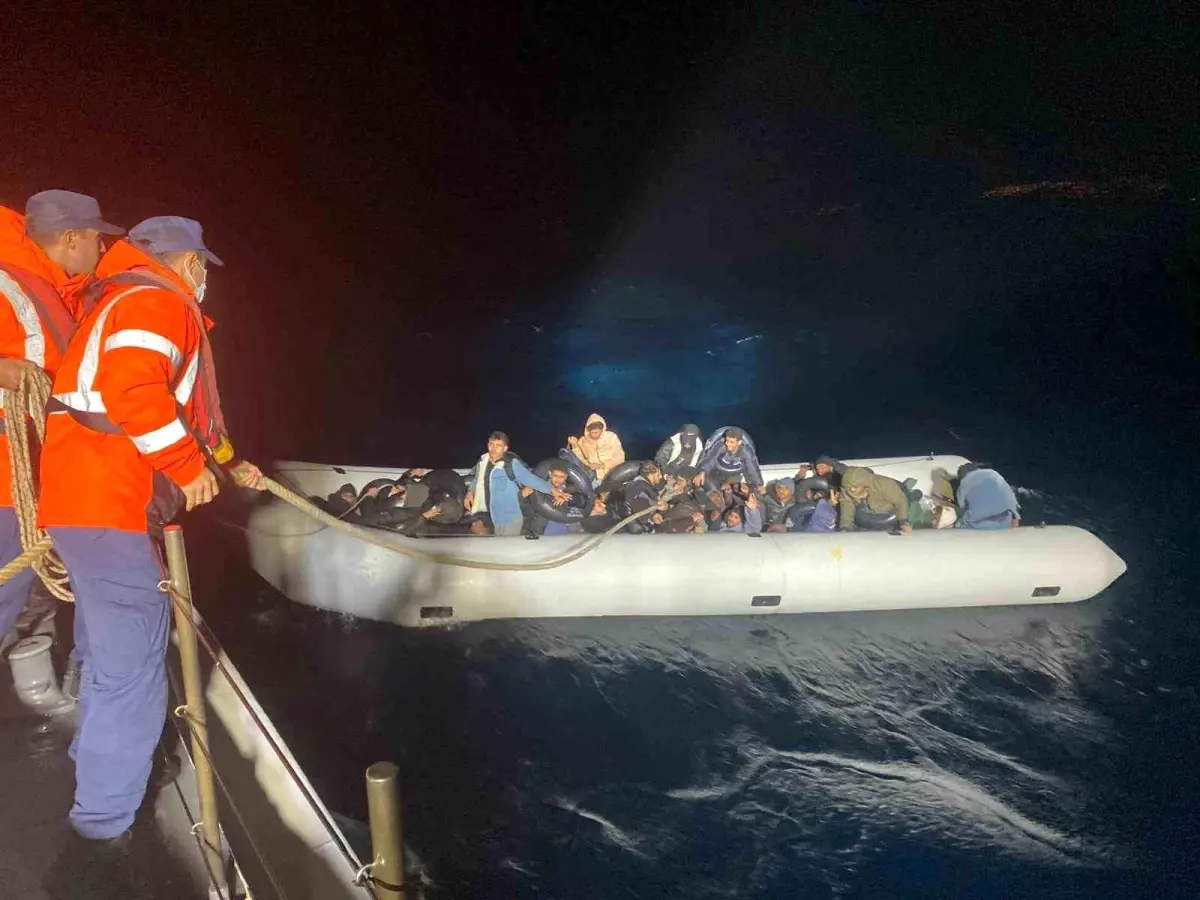 foca aciklarinda 86 duzensiz gocmen yakalandi Ckd65cd6.jpg