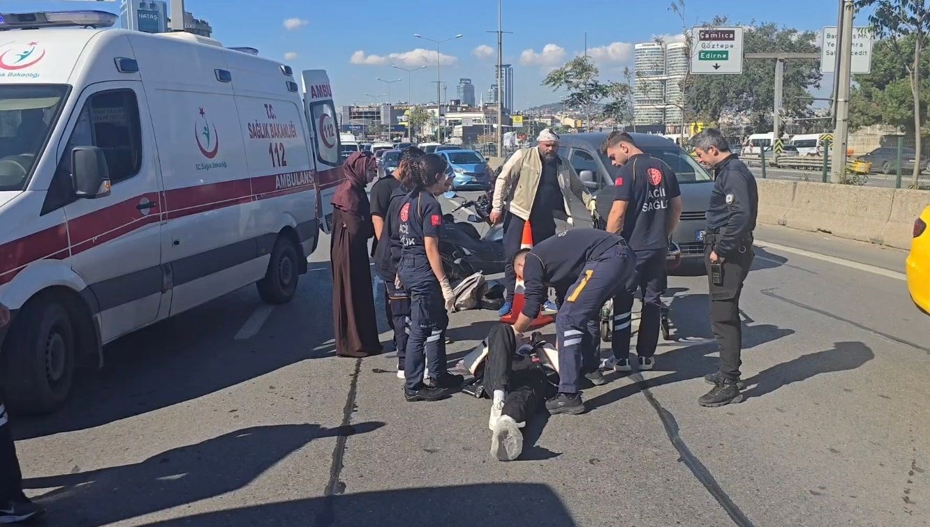 kadikoyde sapagi kaciran otomobil surucusu motosiklete carpti cBGHU3AH