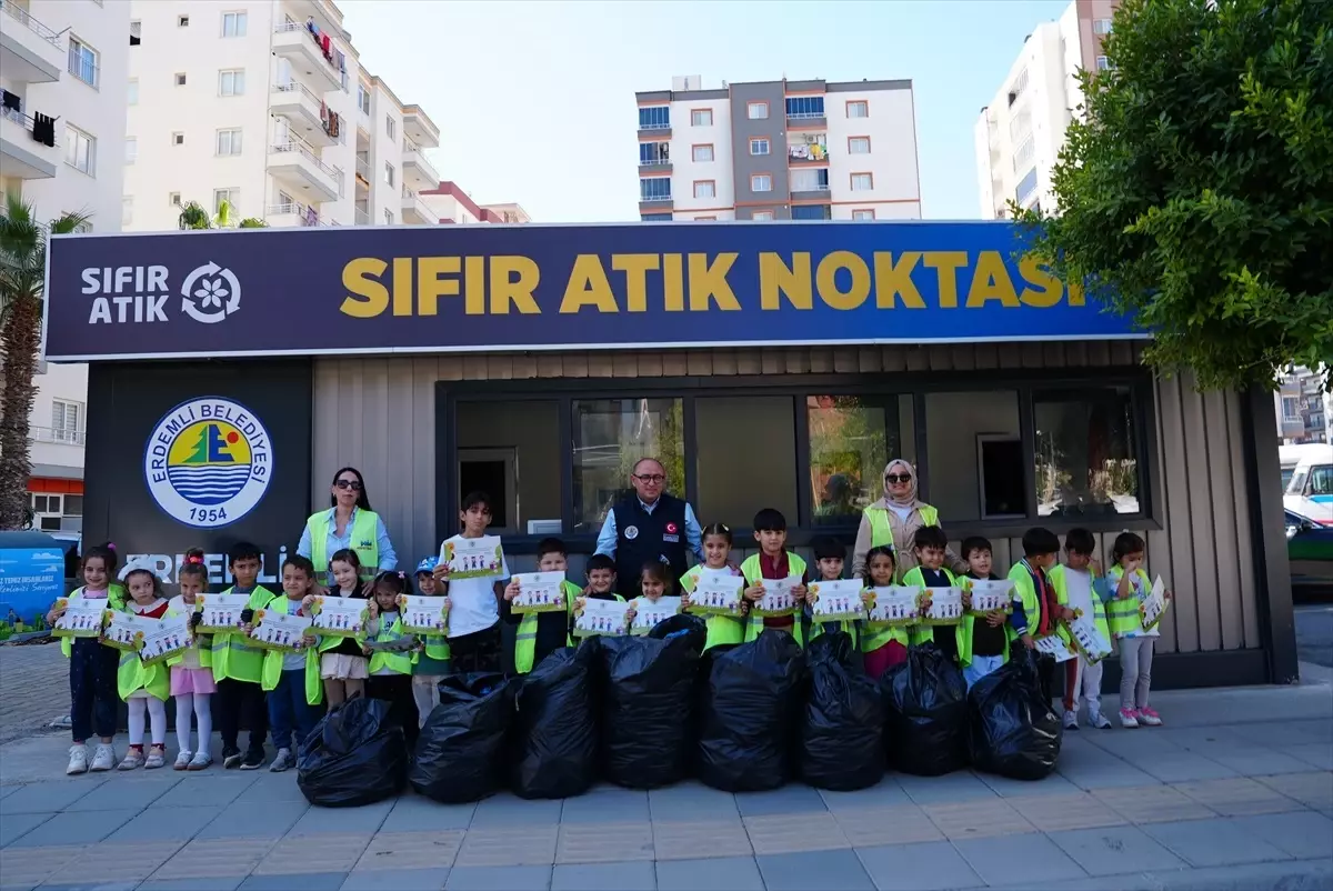 mersinde doga mufettisleri projesi kapsaminda ogrenciler cop topladi gyLZYZR3.jpg