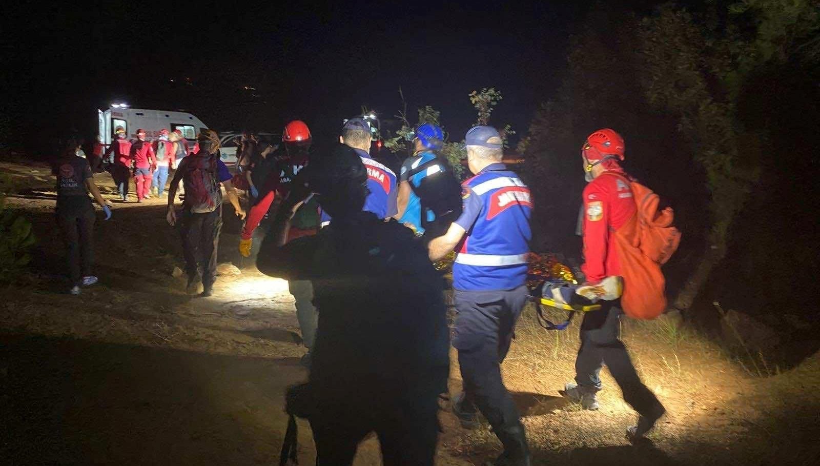 yuksekten dustuler magaradaki iki cocuk kurtarildi yfGUQrCl